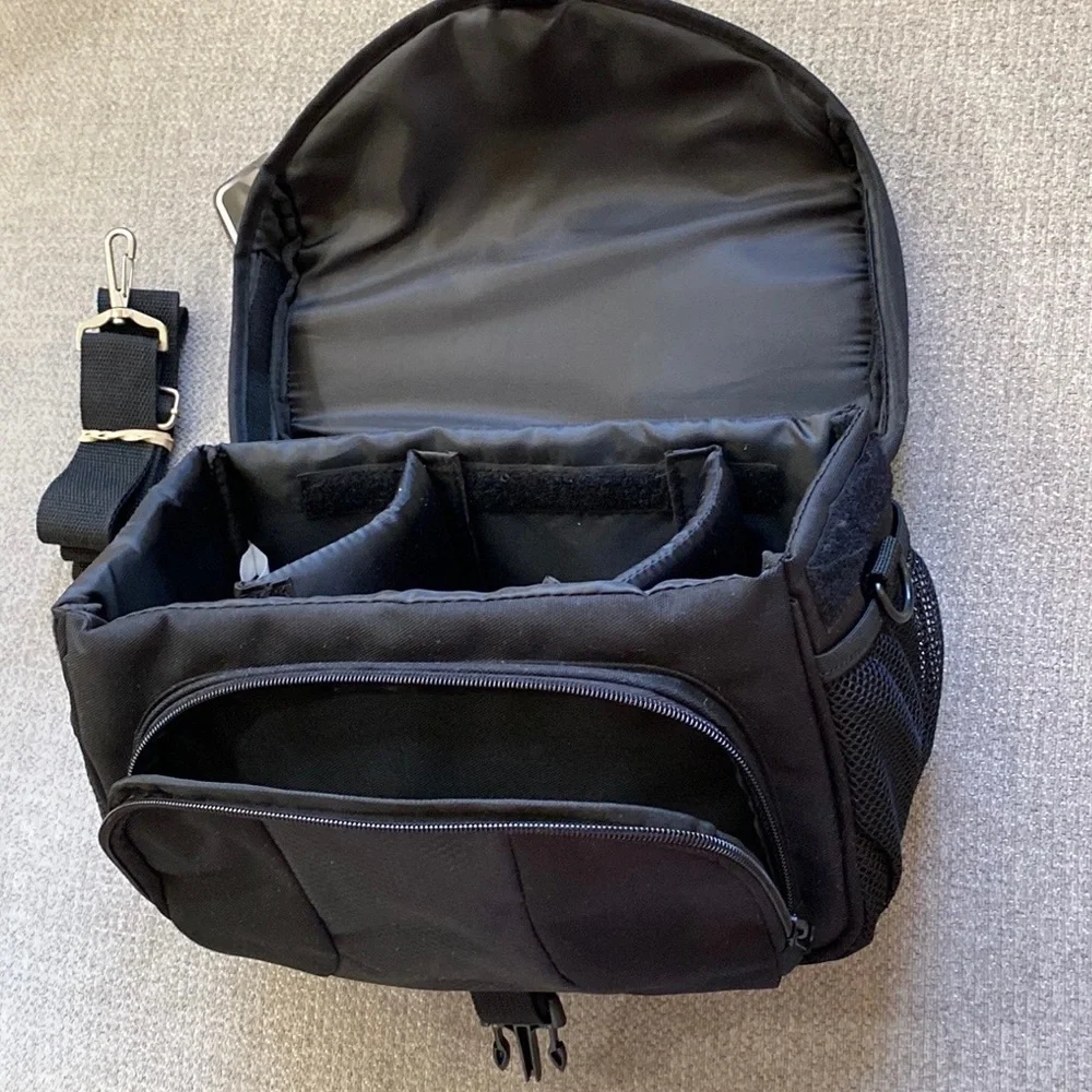 Bower SCB800 Digital Universal Camera/ Gadget Bag